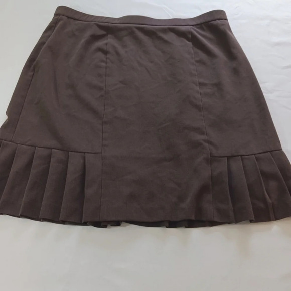 ✨️4/$20. Dk Chocolate Brown Stretch Pencil Skirt, Pleated Flared Hem - Picture 13 of 15